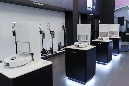 Магазин Dreame MEGA Silk Way Astana, г.Астана, ул. Кабанбай батыра 62, ТРЦ «Mega Silk Way», 1 этаж, со стороны входа “F”, бутик 1-27. Напротив “Under Armour”, “Timberland”, слева от Waikiki.